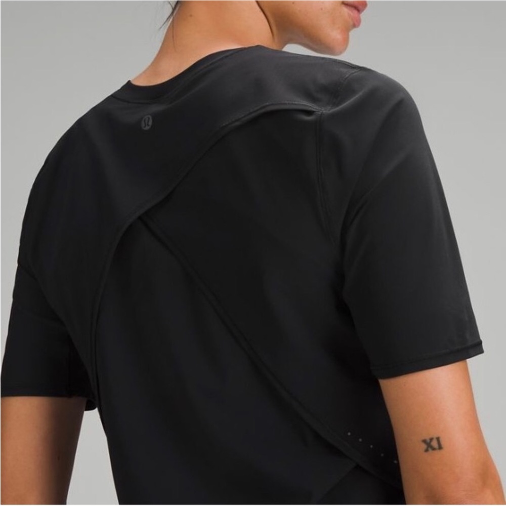 Lululemon Uv Protection Fold-Over Running T-Shirt - image 4